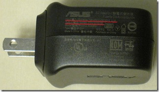 付属のAC-USBアダプタ