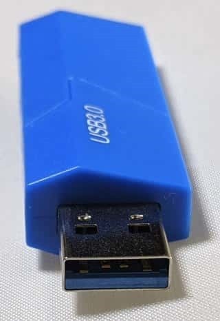 USB3.0対応のSDカードリーダー USB端子