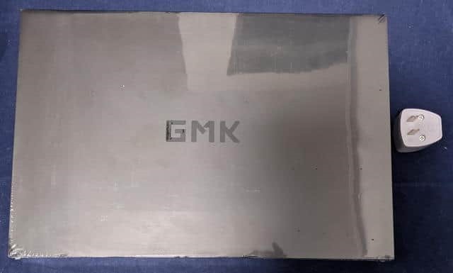 GMK-KD1とオマケの変換アダプタ