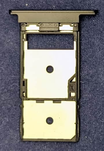 nanoSIM・microSDトレイ