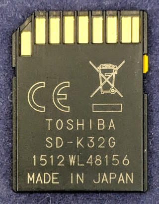 TOSHIBA SDHCカード 32GB (UHS-I) 裏