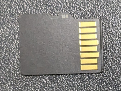 microSD 裏