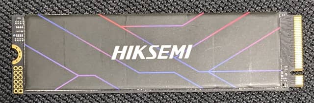 HIKSEM HS-SSD-FUTURE 2048G 表面