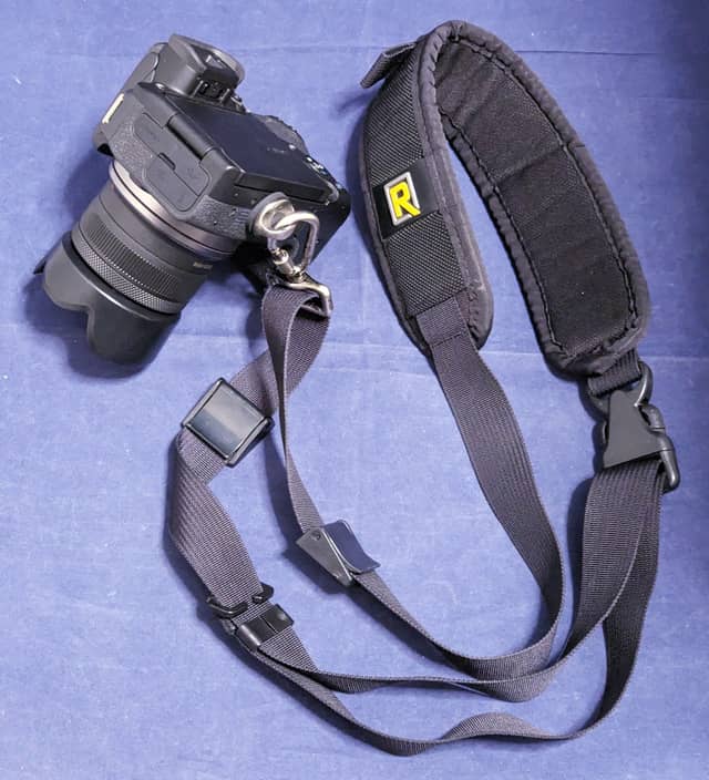 BLACKRAPIDの速射ストラップを利用
