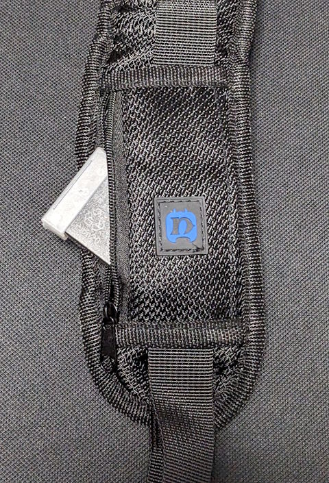 肩パッドの小物入れ