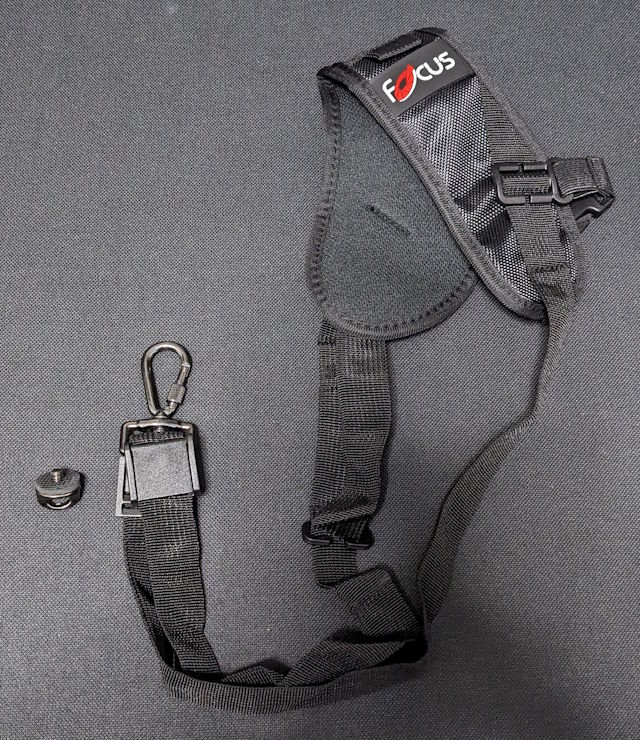 FOCUSのカメラストラップ