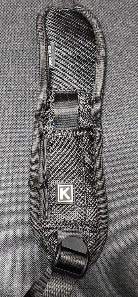 K社のカメラストラップの肩パッド