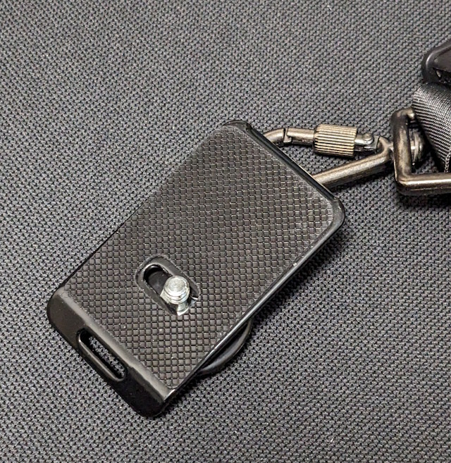 カメラを固定するプレート